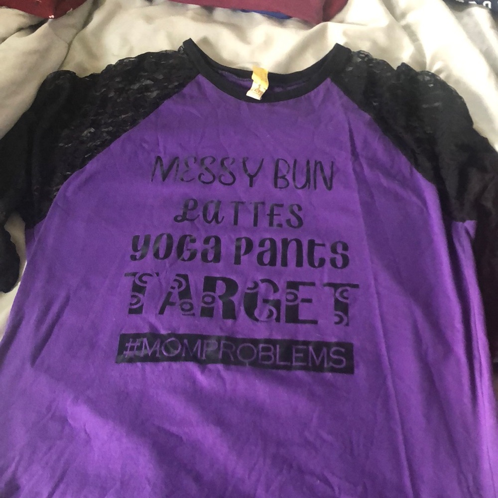 Purple shirt with lace sleeves 3/4 sleeve